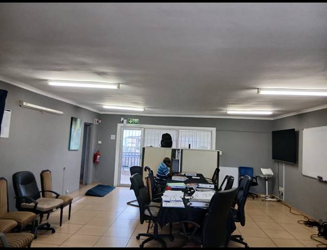 800M² BUILDING FOR SALE IN SPARKS ESTATE